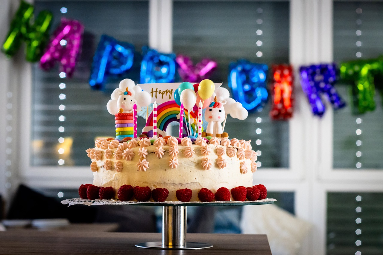 Idées pour décorer un gâteau d'anniversaire simplement 